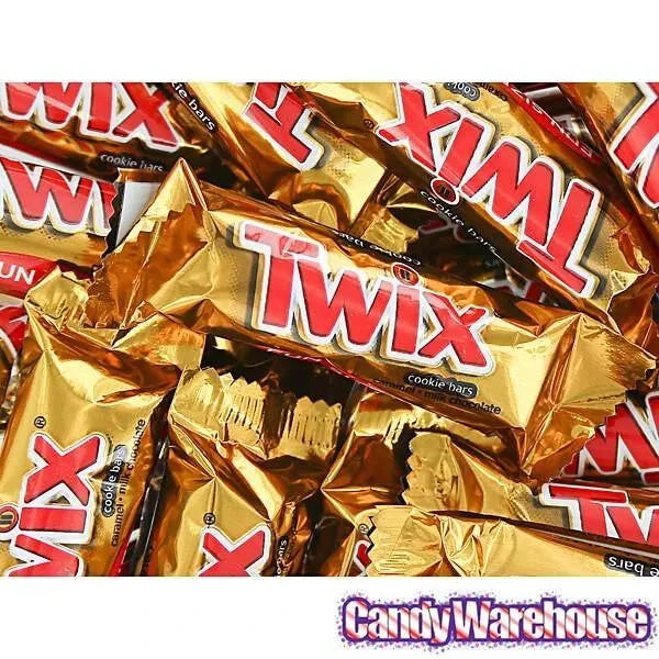 Twix Fun Size Candy Bars: 18-Piece Bag 4 Twix Fun Size Candy Bars: 18-Piece Bag - Image 4